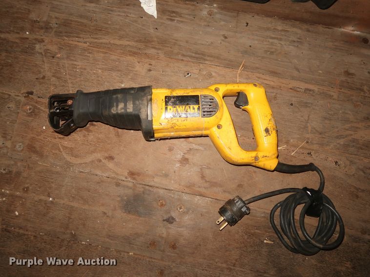 image for item HT9516 (20) electric saws and sanders