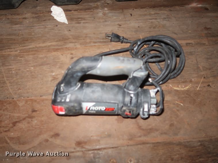 image for item HT9516 (20) electric saws and sanders