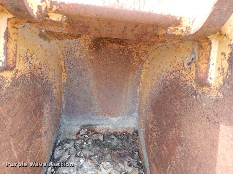 image for item HY9510 (3) John Deere backhoe buckets