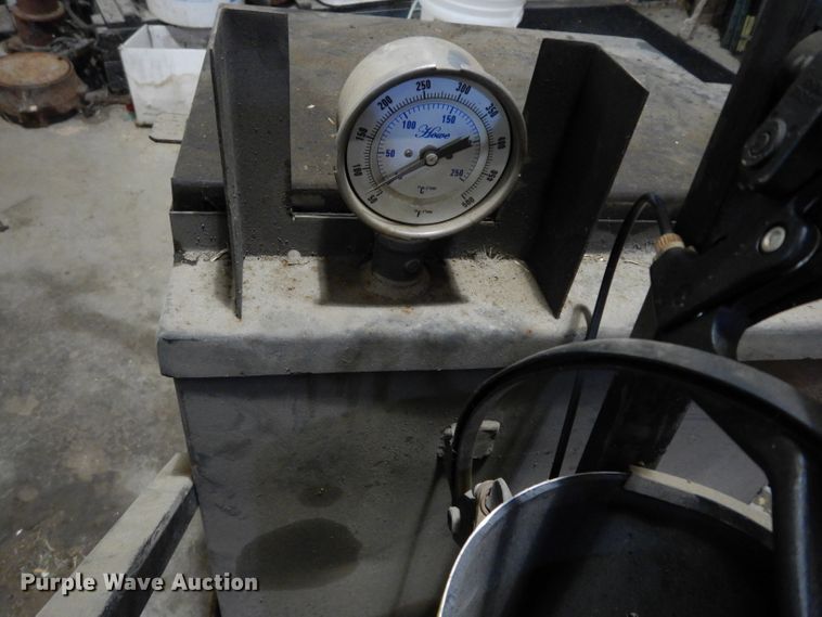 image for item HY9515 Asphalt crack sealer pot