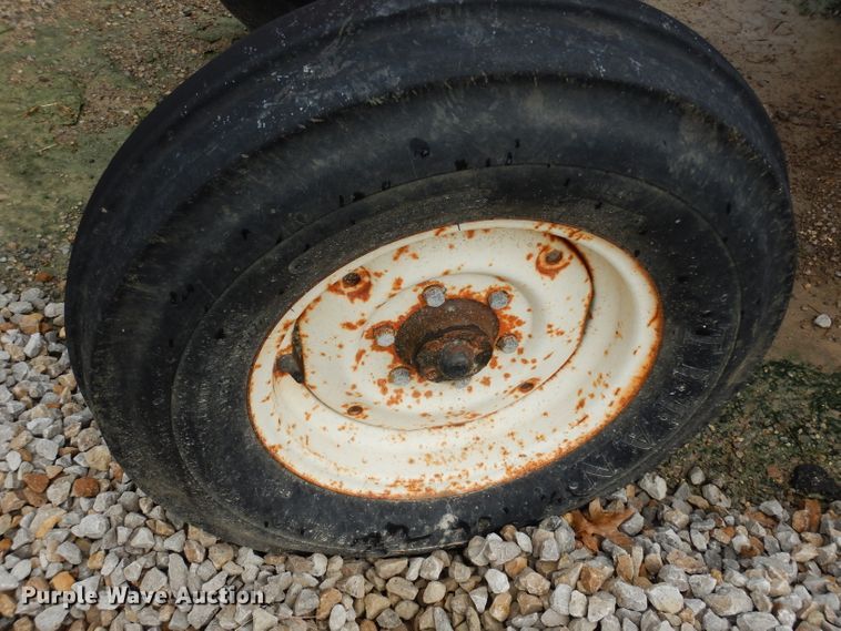 image for item HY9518 1982 Allis Chalmers 6140  tractor