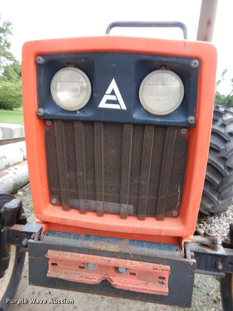 image for item HY9518 1982 Allis Chalmers 6140  tractor