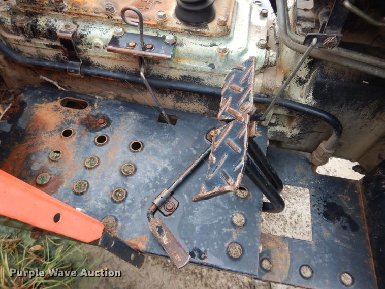 image for item HY9518 1982 Allis Chalmers 6140  tractor