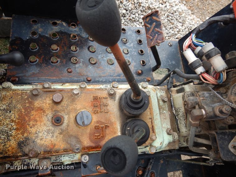 image for item HY9518 1982 Allis Chalmers 6140  tractor