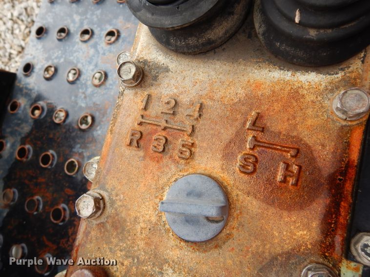 image for item HY9518 1982 Allis Chalmers 6140  tractor