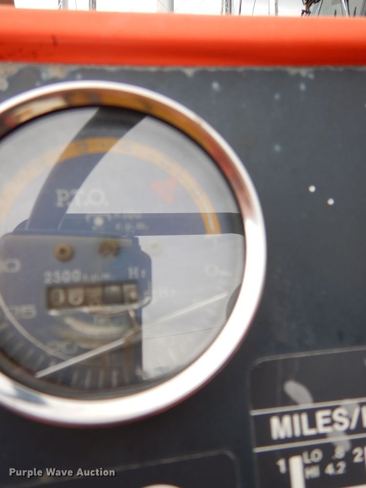 image for item HY9518 1982 Allis Chalmers 6140  tractor