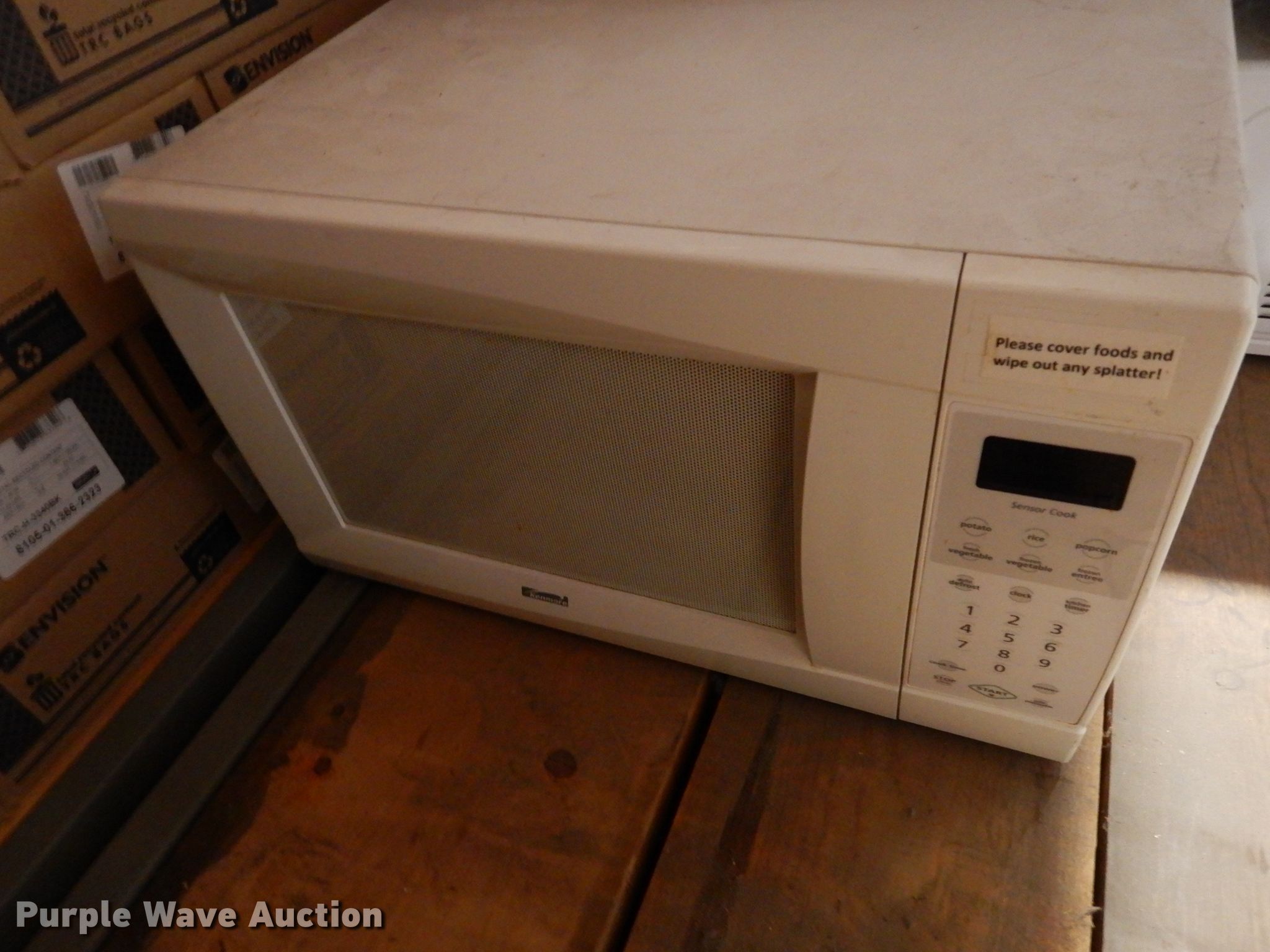 (9) microwaves in Junction City, KS Item HV9497 sold Purple Wave