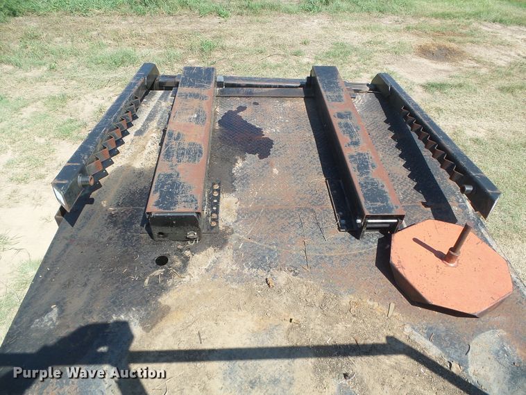 image for item DD0387 DewEze 660 hydraulic bale bed