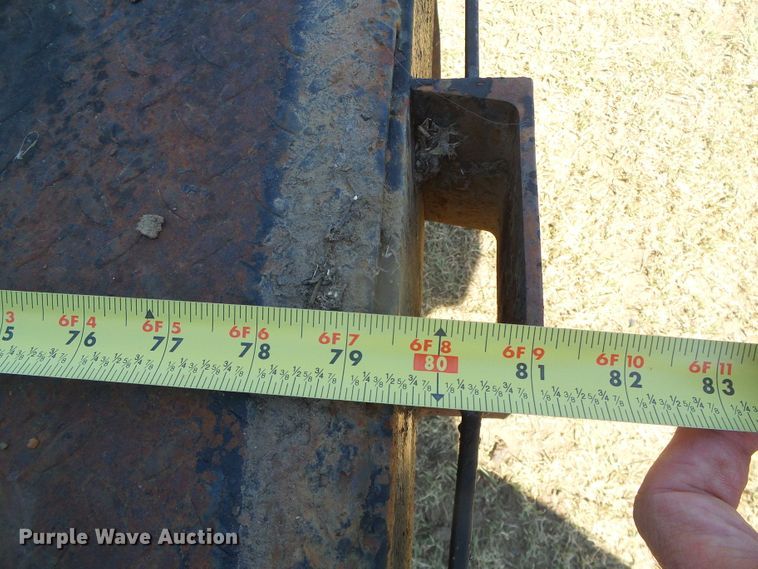 image for item DD0387 DewEze 660 hydraulic bale bed