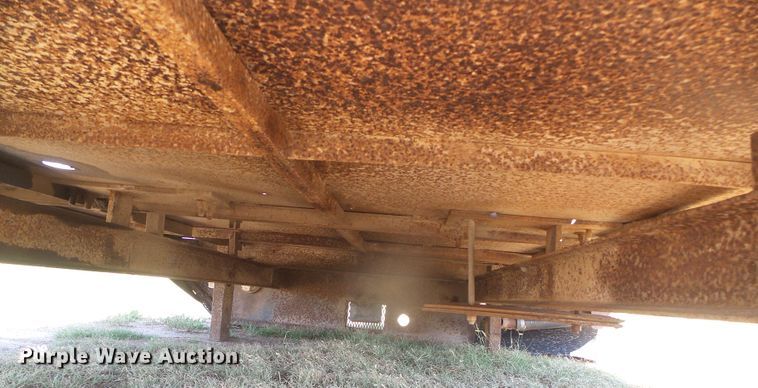 image for item DD0387 DewEze 660 hydraulic bale bed