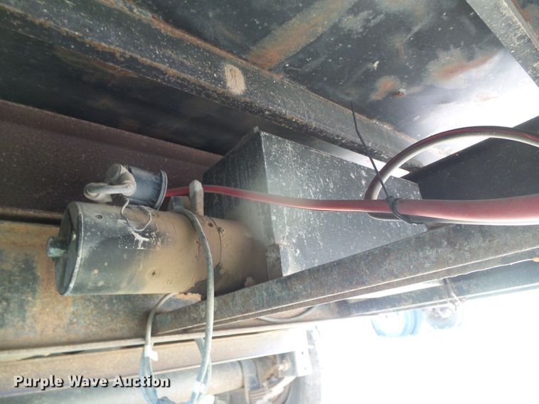 image for item DD0397 2006 Parker Trailer dump trailer