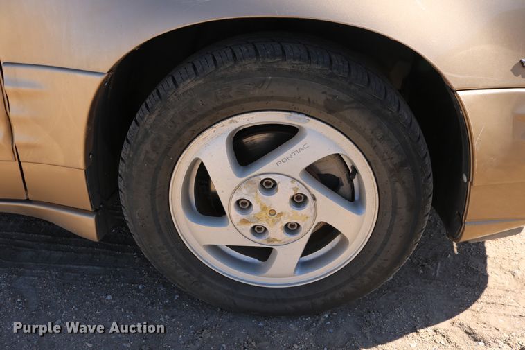 image for item DD5399 1999 Pontiac Grand AM SE
