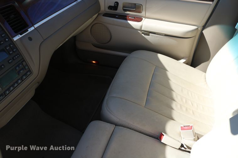 image for item DD5400 2005 Lincoln Town Car