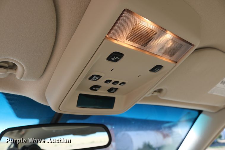 image for item DD5400 2005 Lincoln Town Car