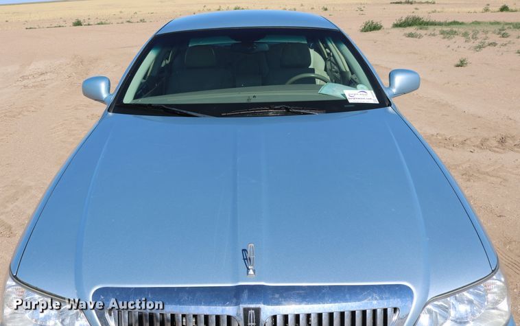 image for item DD5400 2005 Lincoln Town Car
