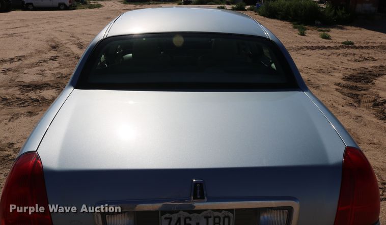 image for item DD5400 2005 Lincoln Town Car
