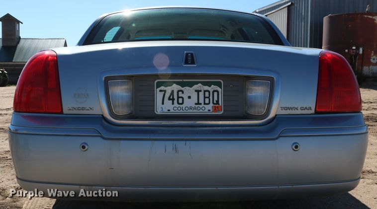 image for item DD5400 2005 Lincoln Town Car
