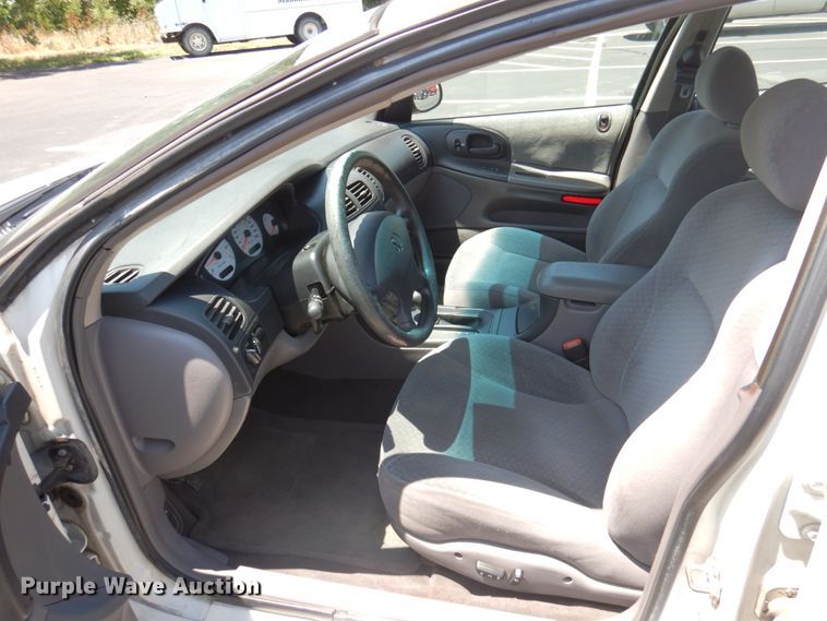 image for item DE2454 2000 Dodge Intrepid