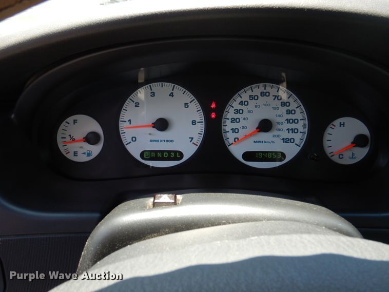image for item DE2454 2000 Dodge Intrepid