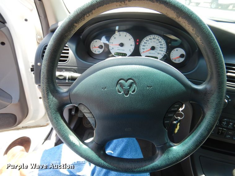 image for item DE2454 2000 Dodge Intrepid