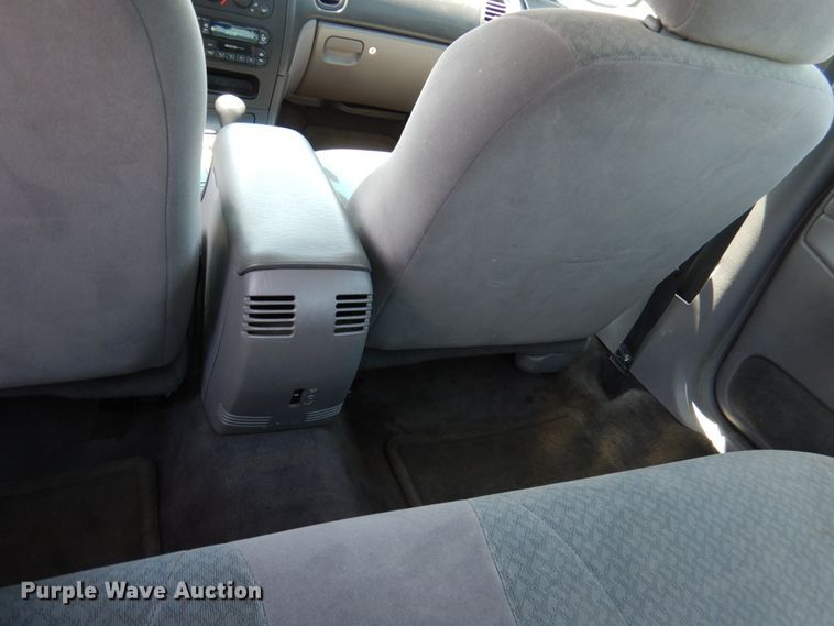 image for item DE2454 2000 Dodge Intrepid