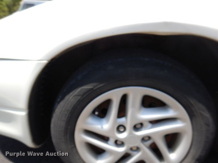image for item DE2454 2000 Dodge Intrepid
