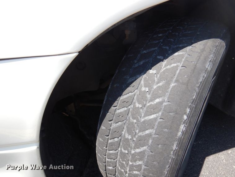 image for item DE2454 2000 Dodge Intrepid