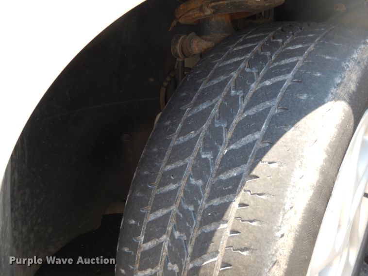 image for item DE2454 2000 Dodge Intrepid