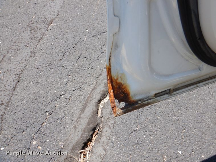 image for item DE2454 2000 Dodge Intrepid