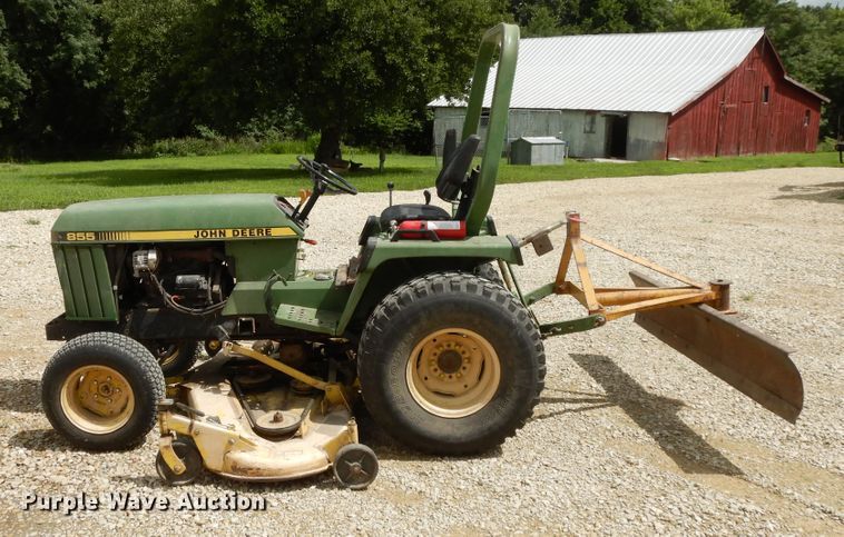image for item DF5237 John Deere 855  tractor
