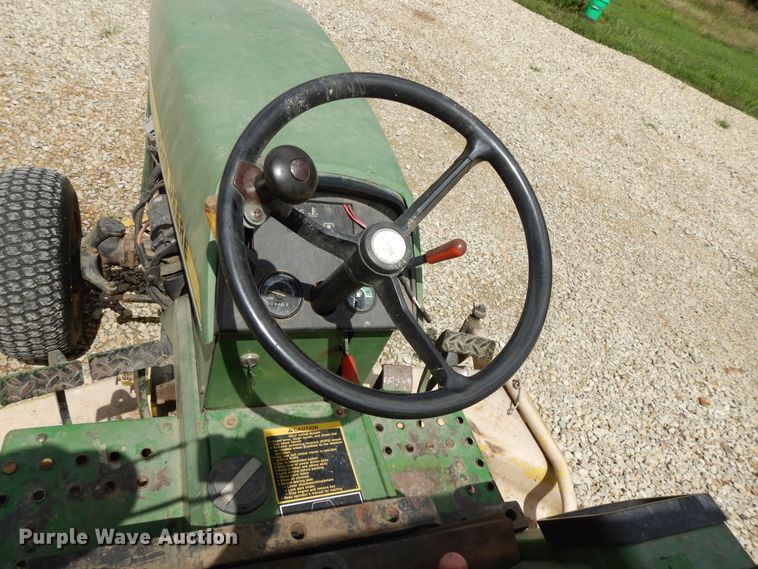 image for item DF5237 John Deere 855  tractor