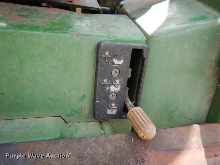 image for item DF5237 John Deere 855  tractor