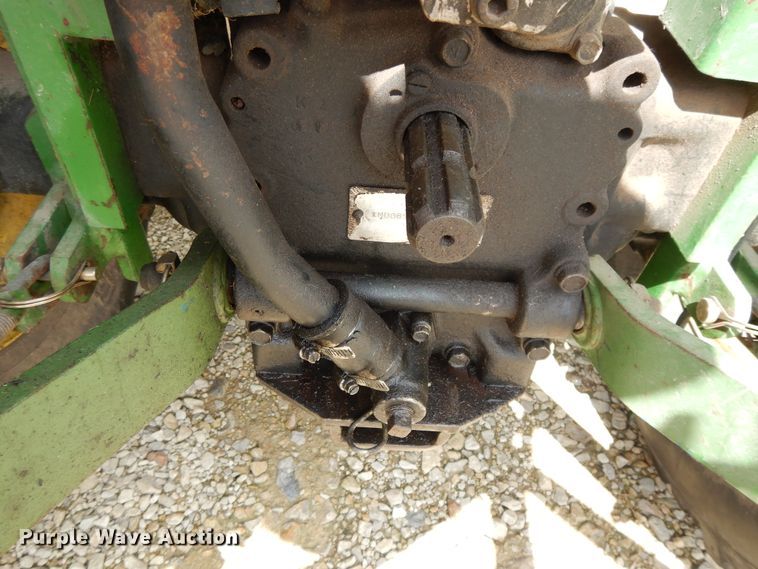 image for item DF5237 John Deere 855  tractor