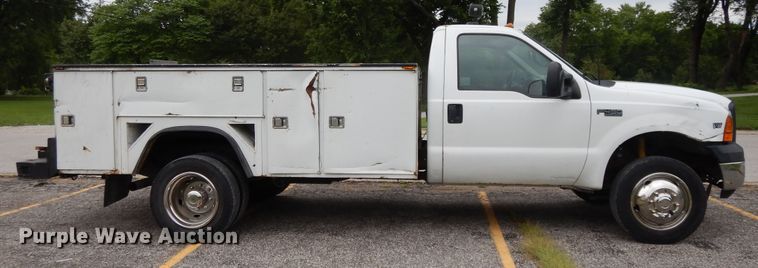image for item DF5238 1999 Ford F450 Super Duty  utility truck