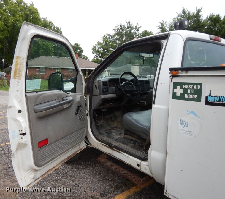 image for item DF5238 1999 Ford F450 Super Duty  utility truck