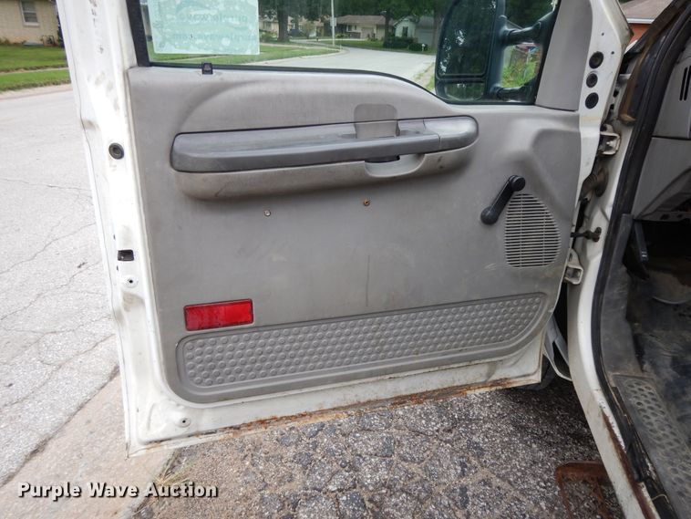 image for item DF5238 1999 Ford F450 Super Duty  utility truck