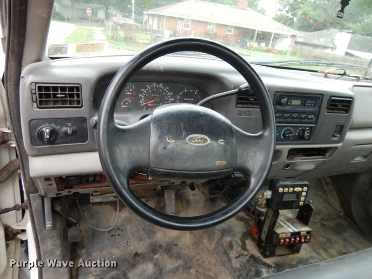 image for item DF5238 1999 Ford F450 Super Duty  utility truck