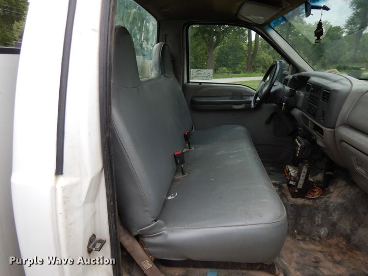 image for item DF5238 1999 Ford F450 Super Duty  utility truck