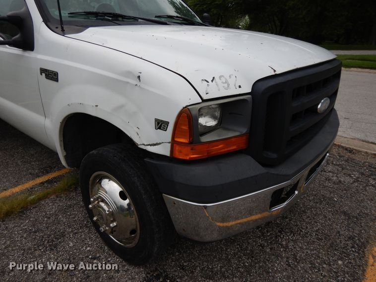 image for item DF5238 1999 Ford F450 Super Duty  utility truck