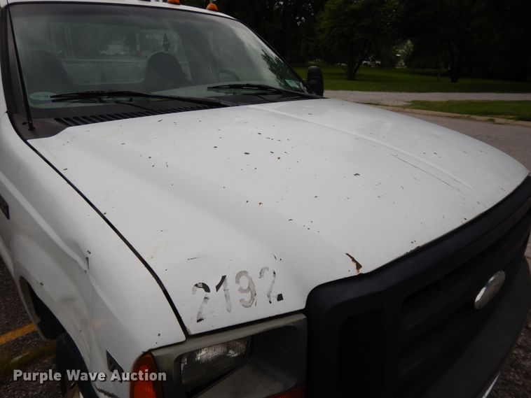 image for item DF5238 1999 Ford F450 Super Duty  utility truck