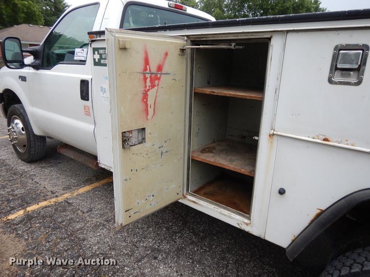 image for item DF5238 1999 Ford F450 Super Duty  utility truck