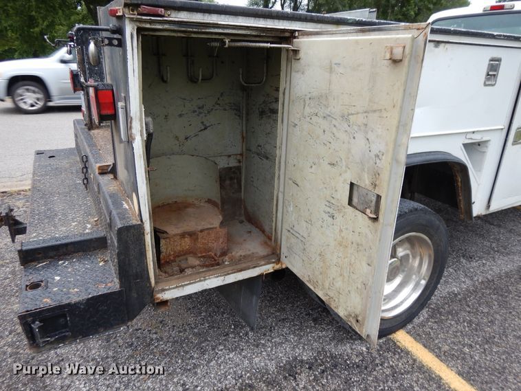 image for item DF5238 1999 Ford F450 Super Duty  utility truck