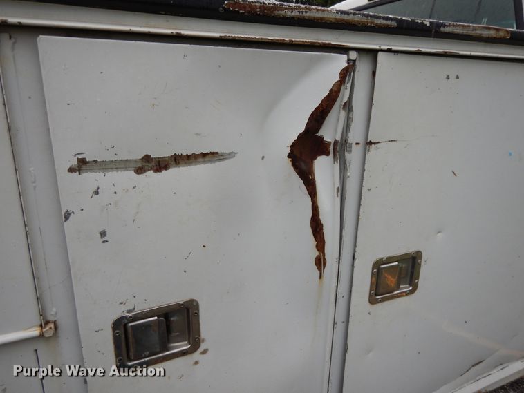 image for item DF5238 1999 Ford F450 Super Duty  utility truck