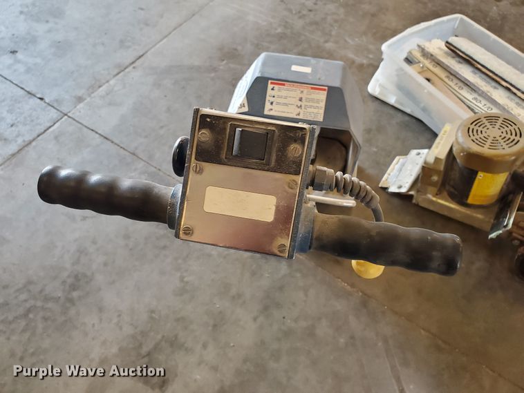 image for item DF7534 Flooring tools