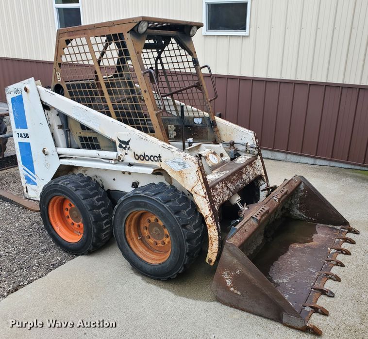 image for item DF7535 Bobcat 743B  skid steer loader