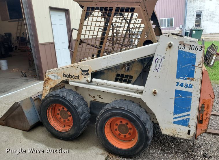 image for item DF7535 Bobcat 743B  skid steer loader