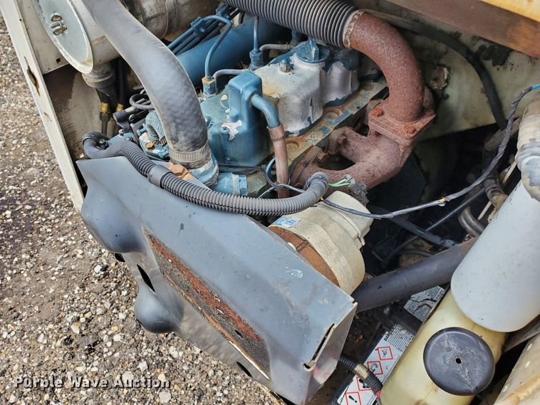 image for item DF7535 Bobcat 743B  skid steer loader