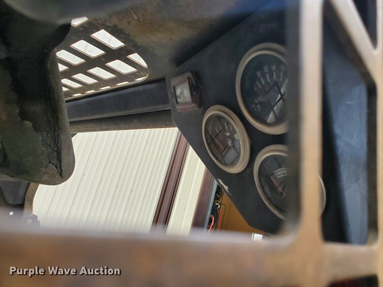 image for item DF7535 Bobcat 743B  skid steer loader