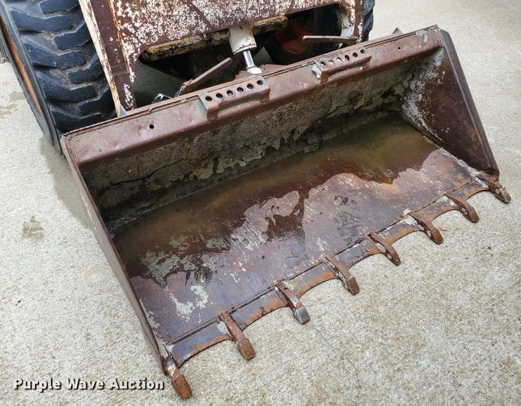 image for item DF7535 Bobcat 743B  skid steer loader