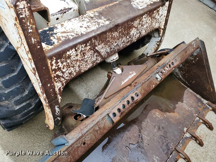 image for item DF7535 Bobcat 743B  skid steer loader